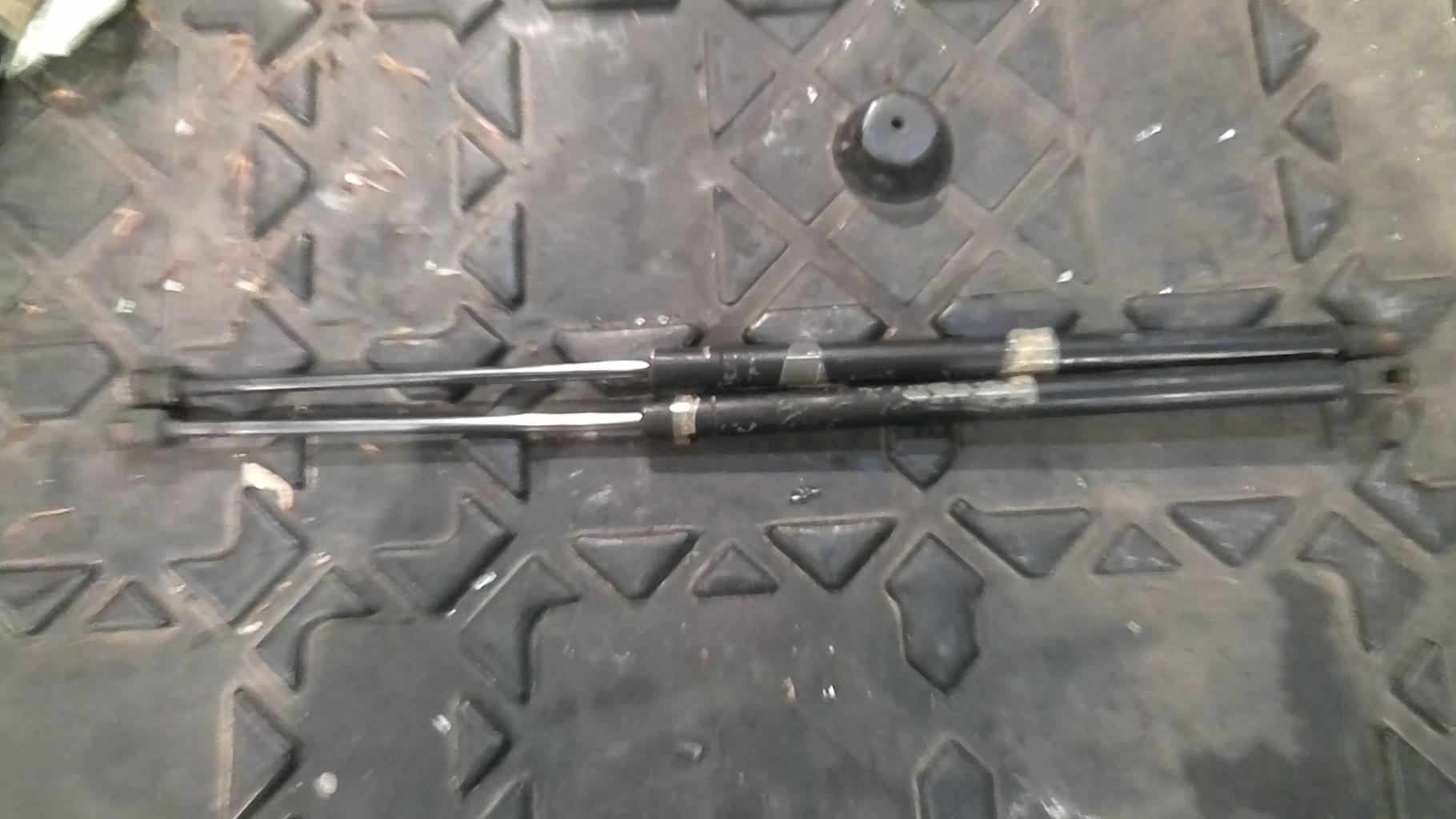 Verin de coffre PEUGEOT 406 PHASE 1 BREAK Diesel - 1