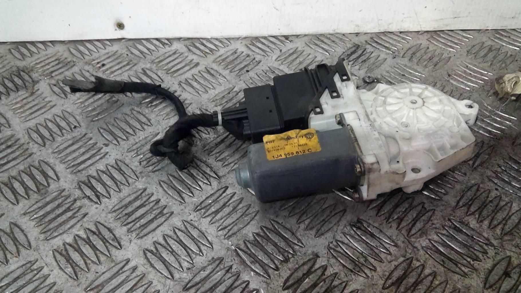 Alzacristalli elettrico posteriore destro VOLKSWAGEN BORA Diésel - 1