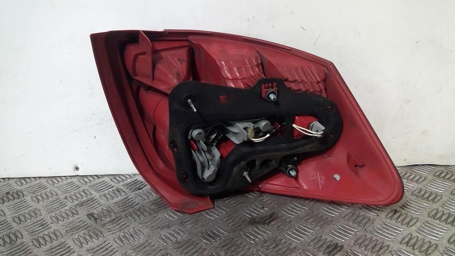 Fanale posteriore principale destro (luci) TOYOTA AURIS 1 PHASE 1 Diésel - 1