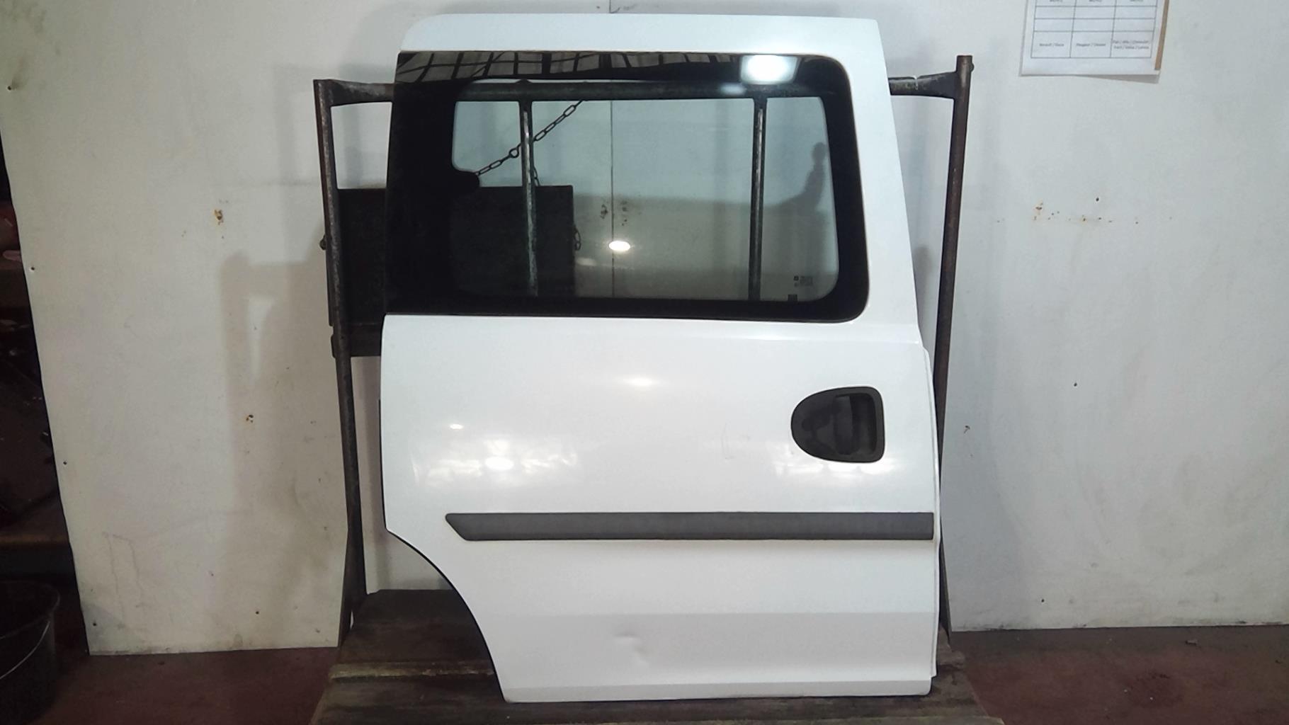 Porte laterale droit OPEL COMBO C PHASE 1 Diesel - 1