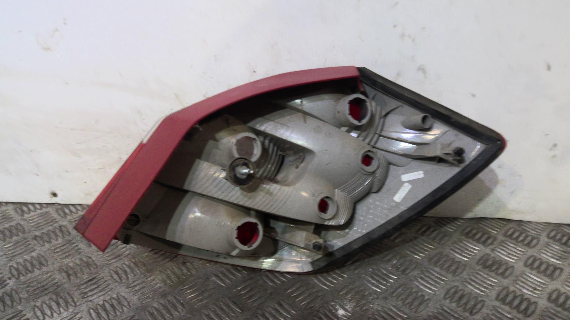 Fanale posteriore principale sinistro (luci) SKODA FABIA 2 PHASE 2 BREAK Diésel - 1