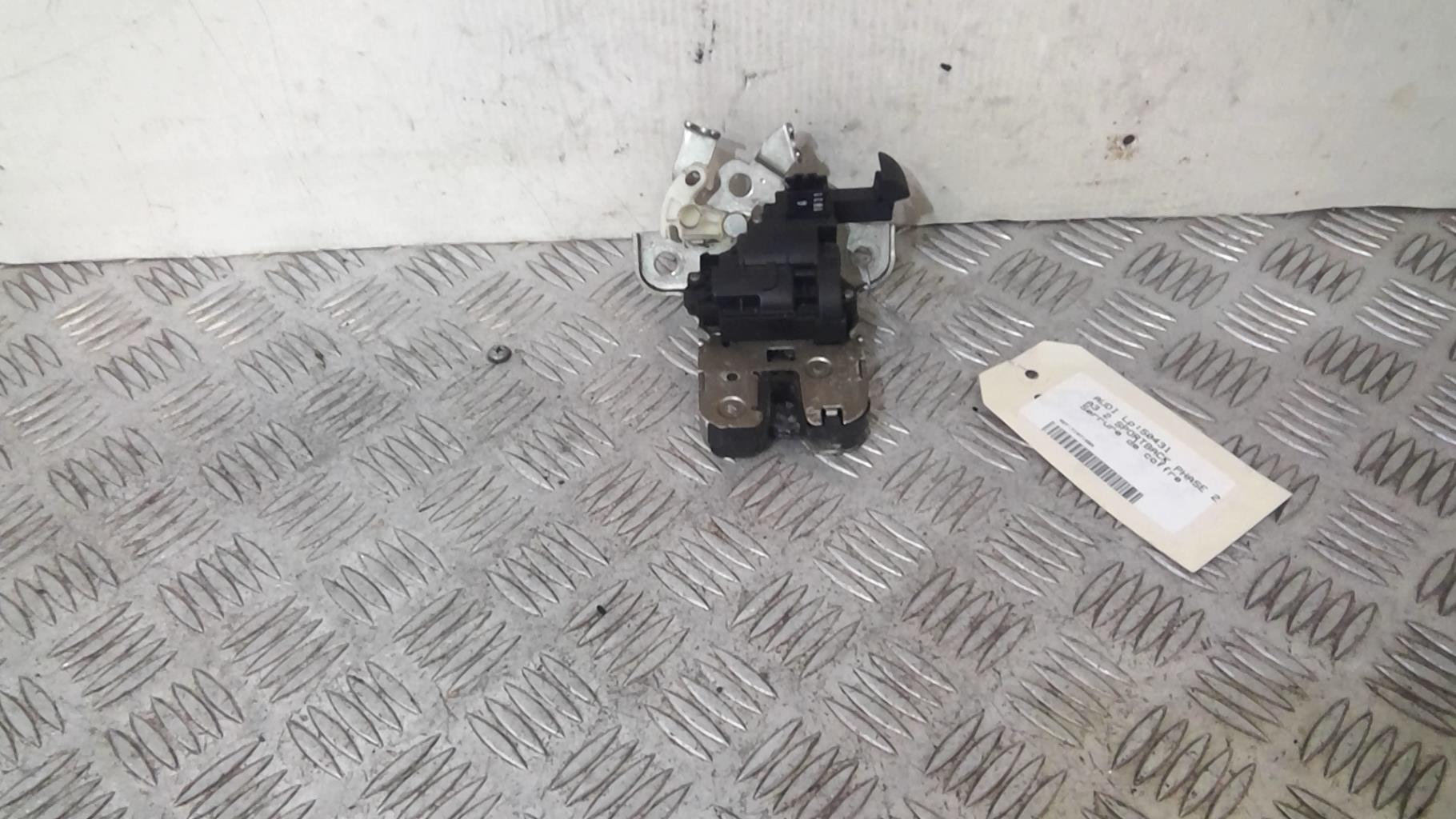 Serrure de coffre AUDI A3 2 SPORTBACK PHASE 2 Diesel - 1
