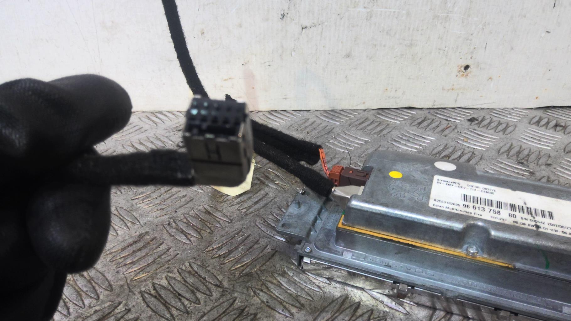 GPS PEUGEOT 407 PHASE 1  - 1