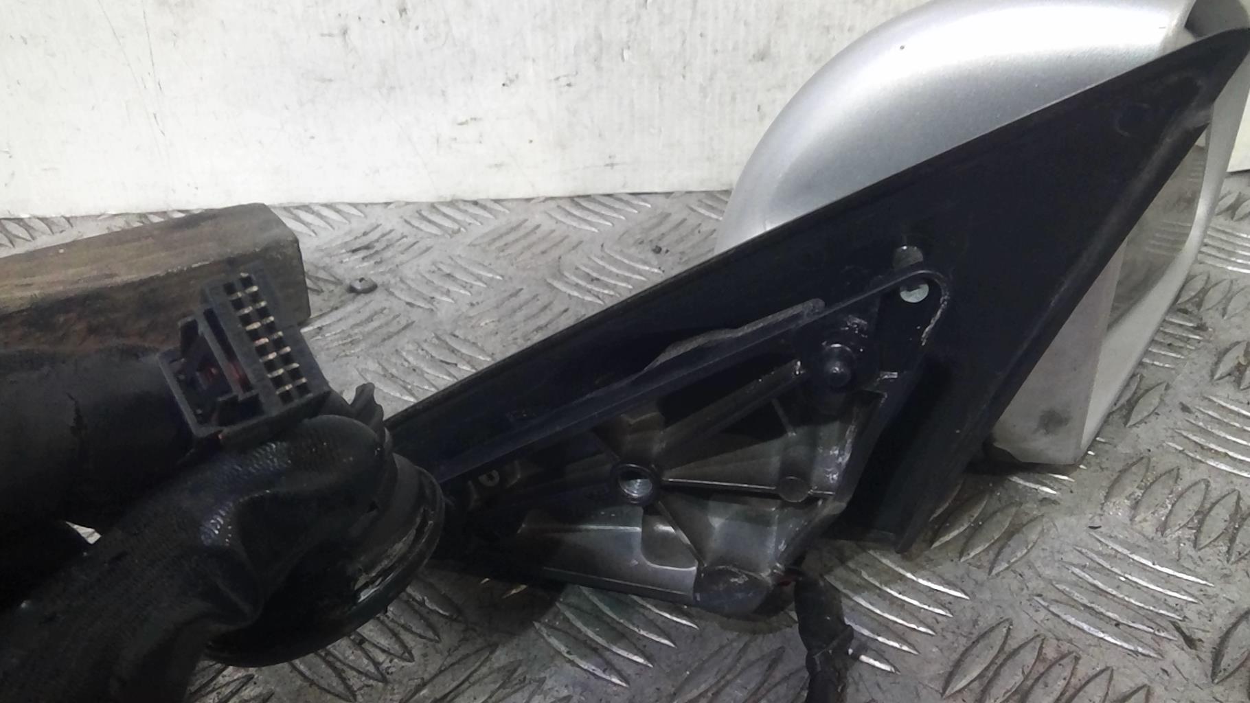 Retrovisor derecho AUDI A3 2 SPORTBACK PHASE 1 Diésel - 1