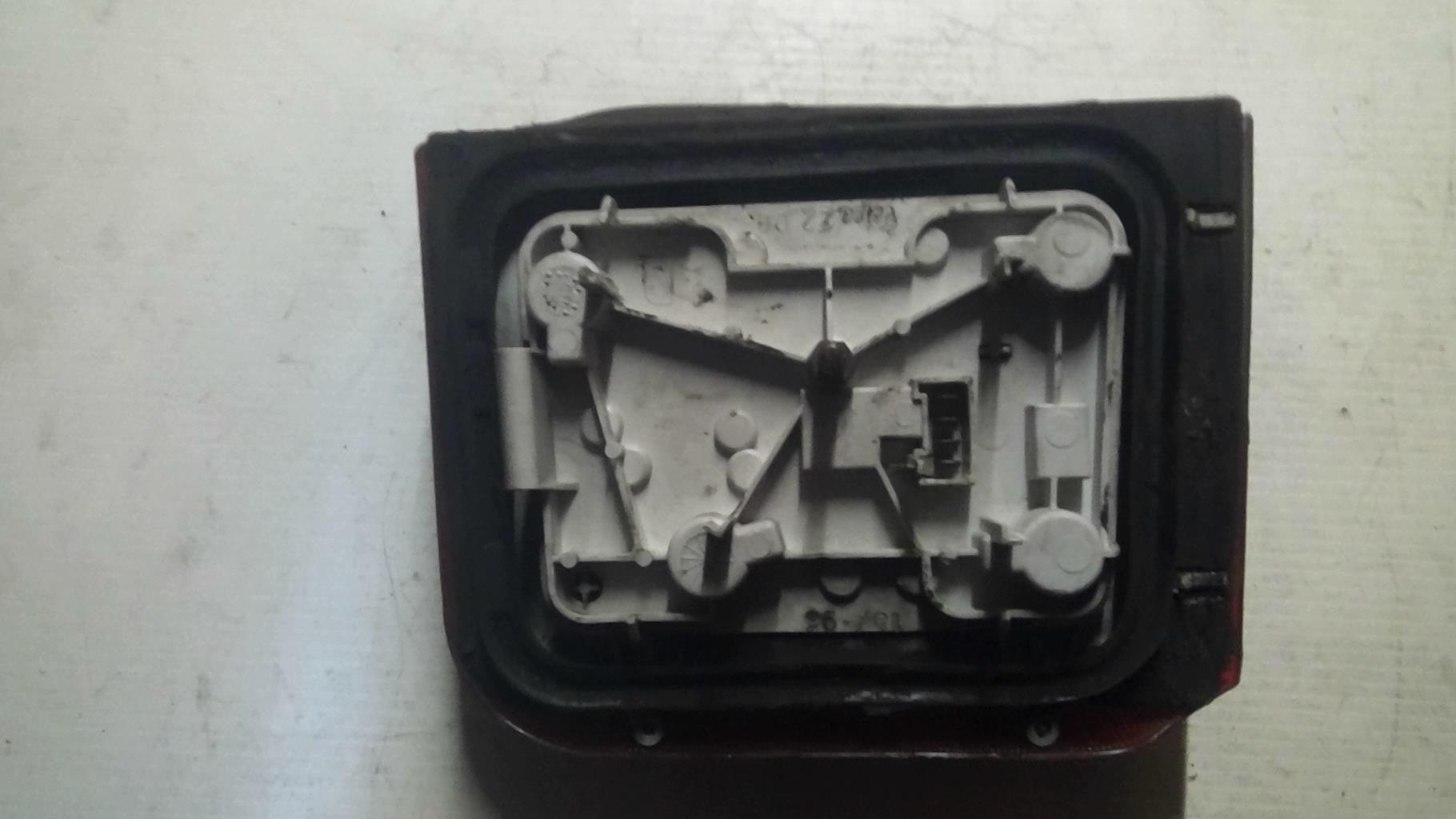 Fanale posteriore principale destro (luci) PEUGEOT 205 PHASE 2 Diésel - 1