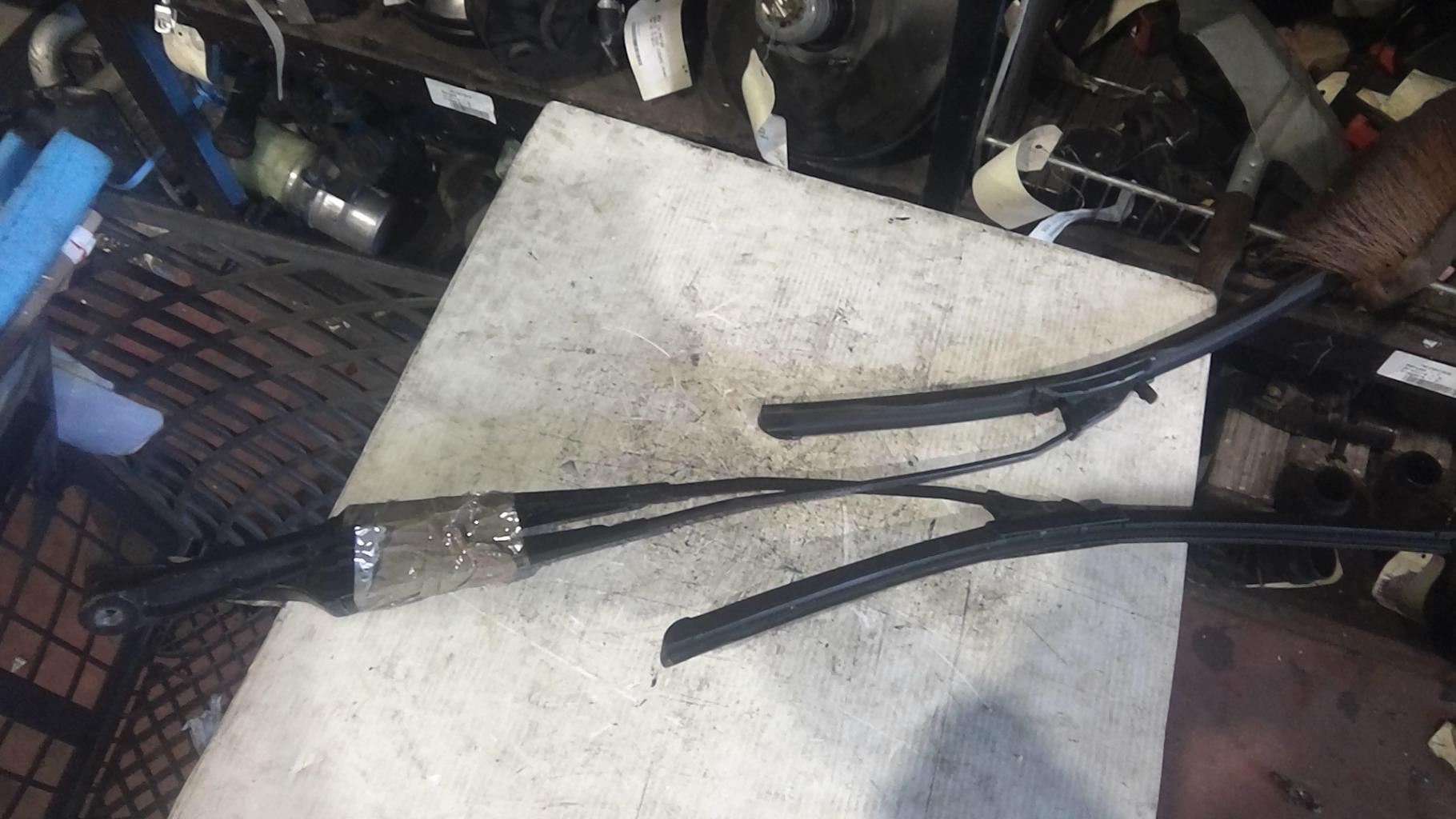 Braccio tergicristallo anteriore destro SEAT IBIZA 3 PHASE 1 Diésel - 1