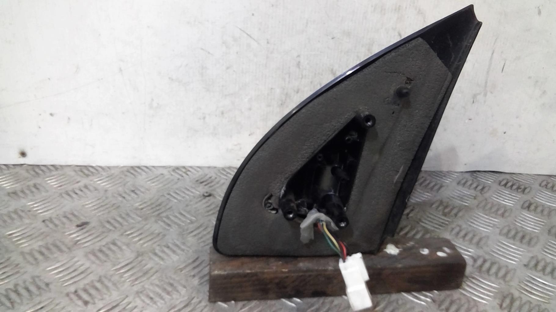 Retrovisor derecho CHEVROLET AVEO 1 Gasolina - 1