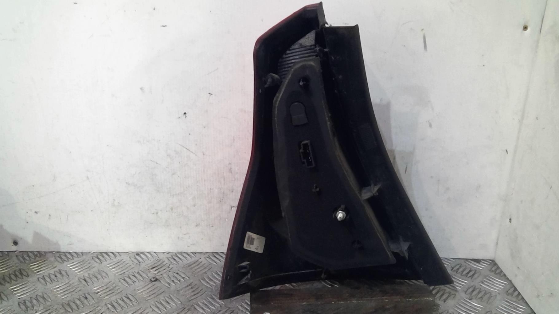 Fanale posteriore principale destro (luci) DACIA SANDERO 1 Gasolina - 1