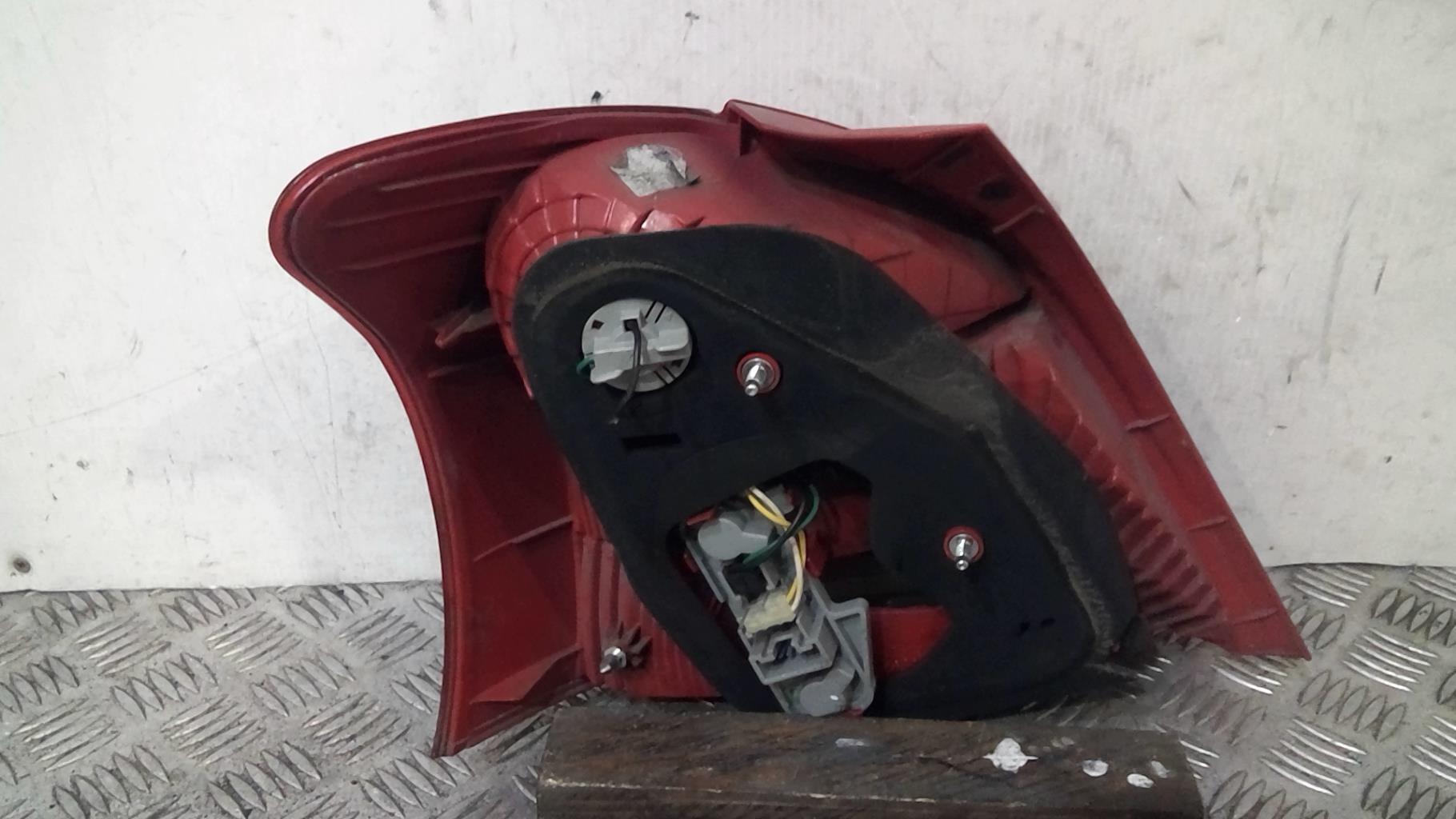 Fanale posteriore principale destro (luci) TOYOTA YARIS 2 PHASE 1 Gasolina - 1