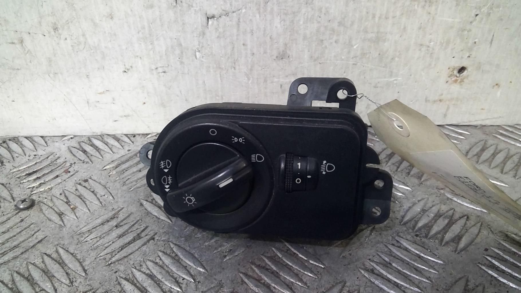 Commande de phare FORD FIESTA 5 PHASE 1 Diesel - 1