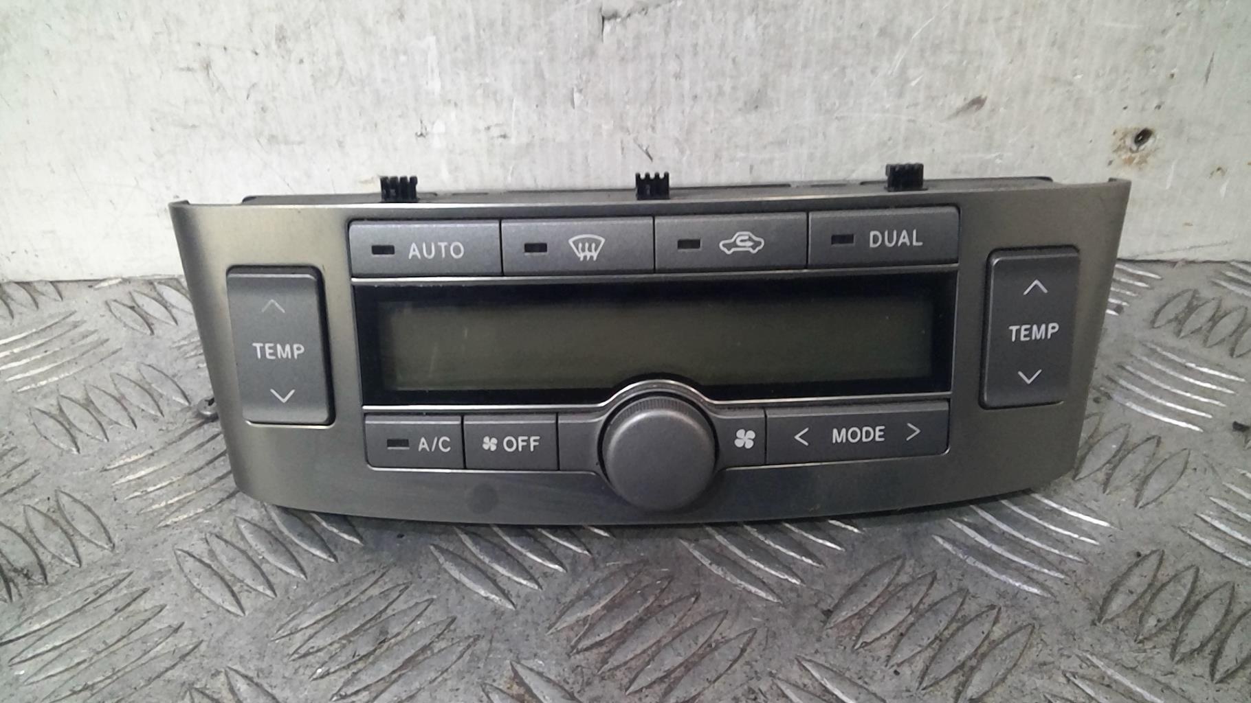 Commande chauffage TOYOTA AVENSIS 2 PHASE 1 BREAK Diesel - 1