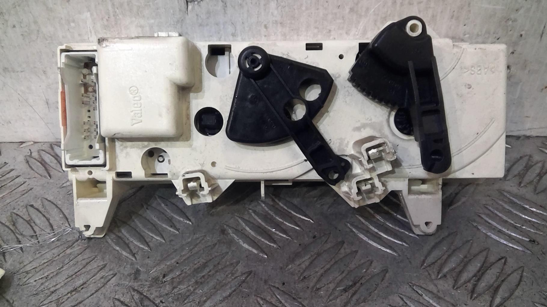 Commande chauffage RENAULT MEGANE 1 PHASE 2 Essence - 1
