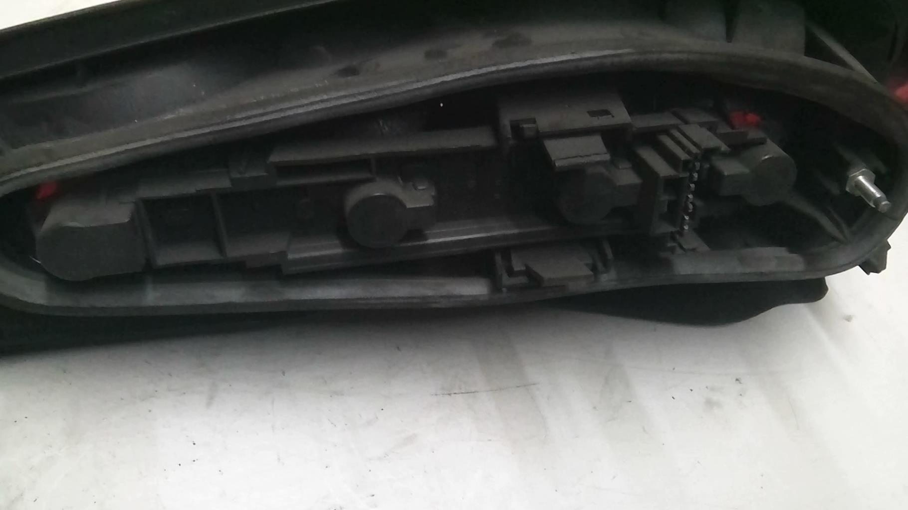 Fanale posteriore principale sinistro (luci) RENAULT LAGUNA 1 PHASE 1 BREAK Diésel - 1