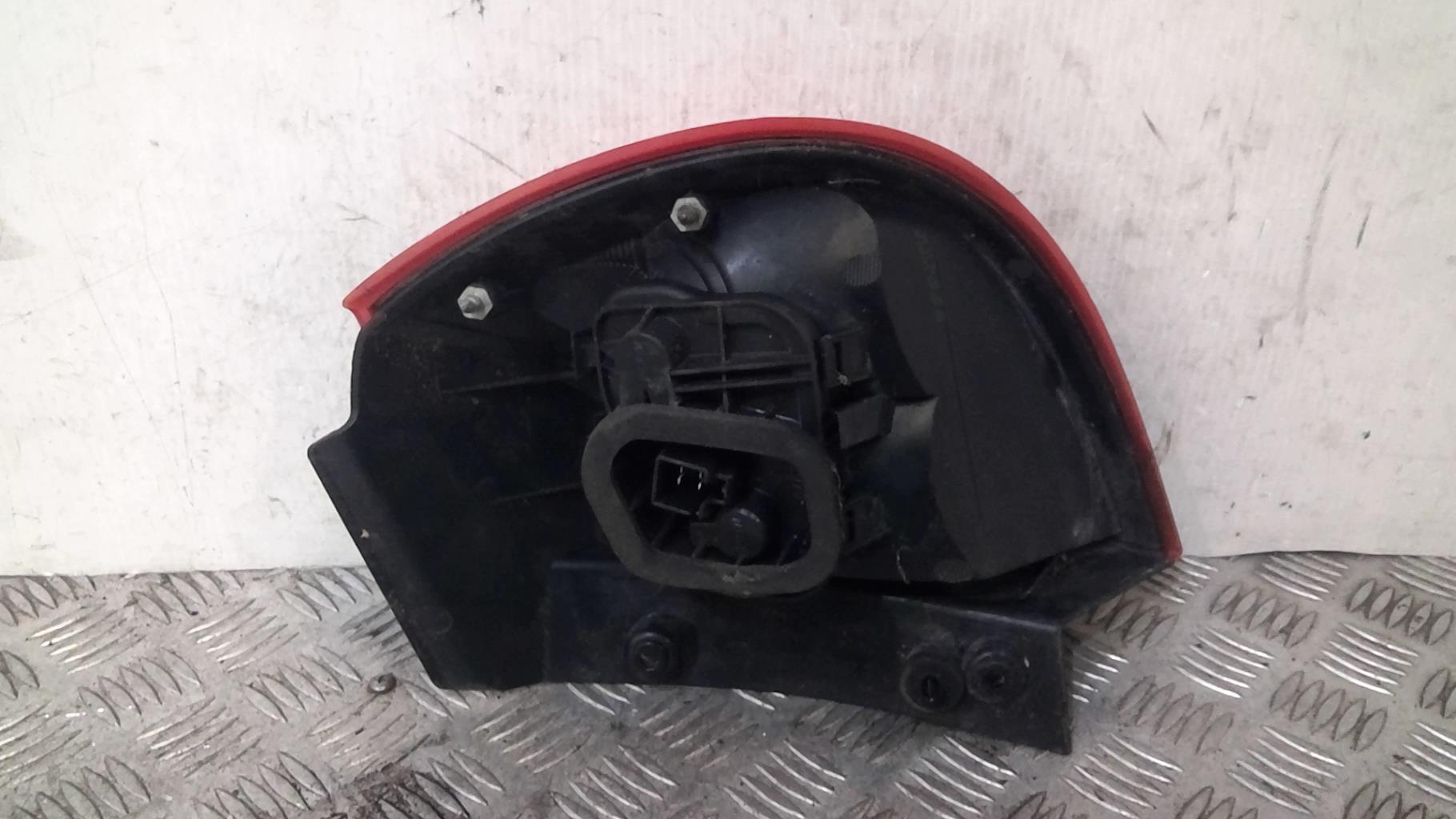 Fanale posteriore principale sinistro (luci) MITSUBISHI COLT 6 PHASE 1 Diésel - 1
