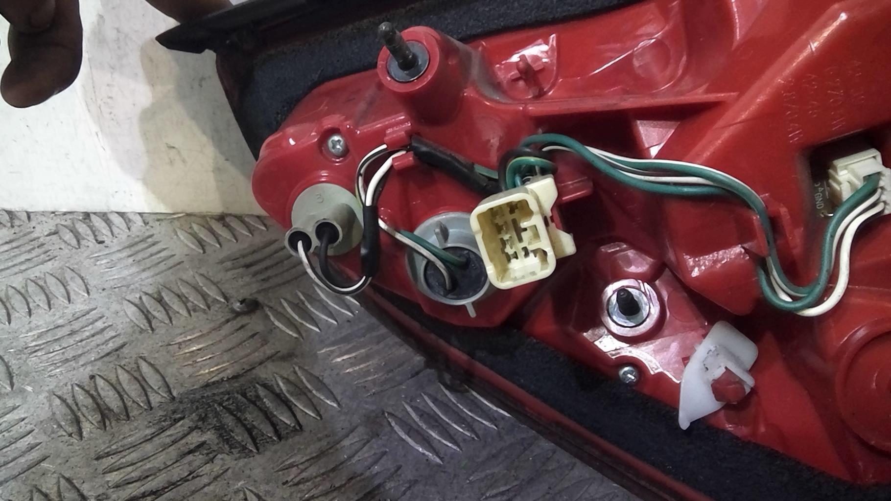 Fanale posteriore principale sinistro (luci) TOYOTA RAV4 3 PHASE 1  - 1
