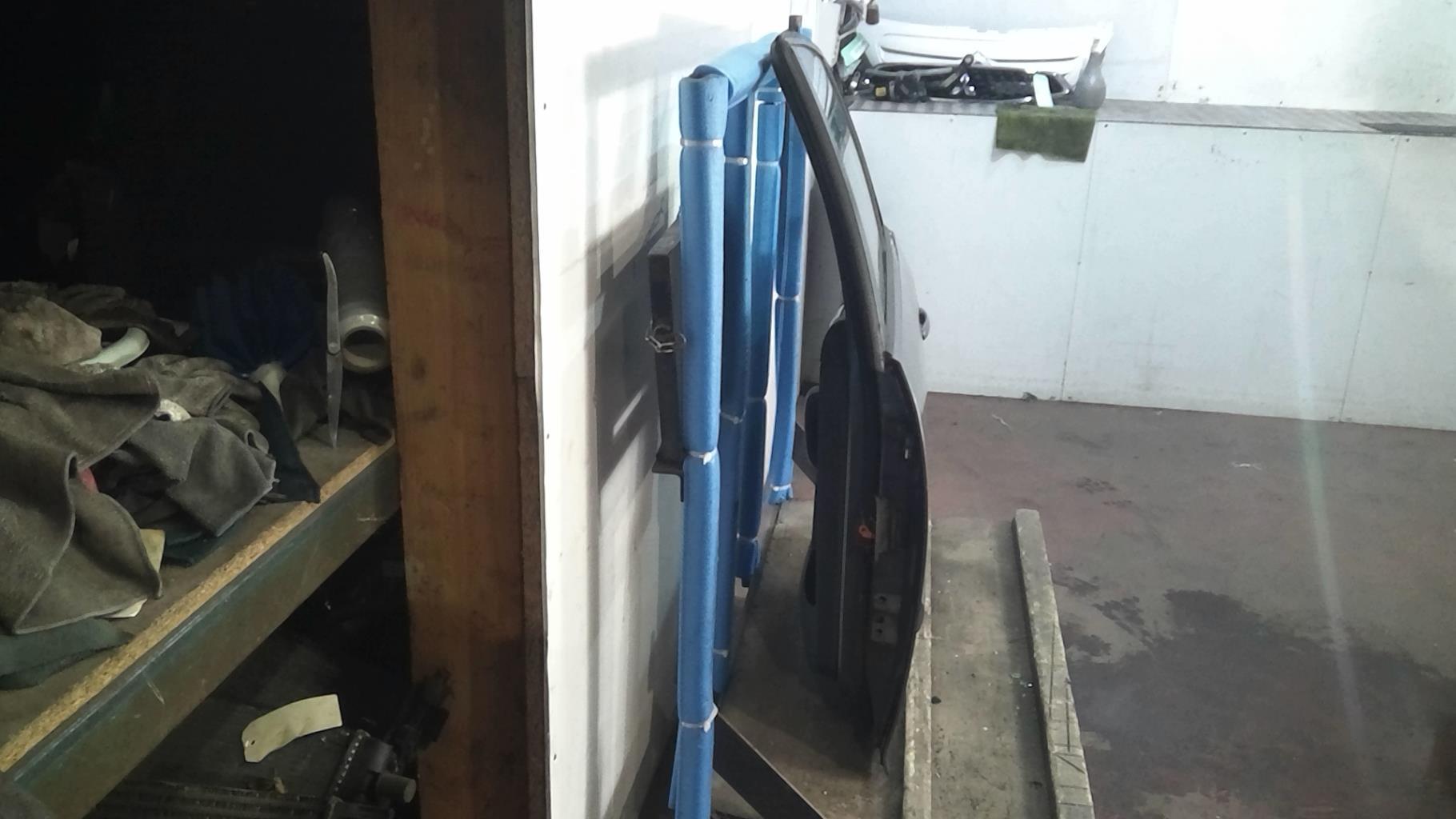 Portiera posteriore sinistra VOLKSWAGEN GOLF 5  - 1