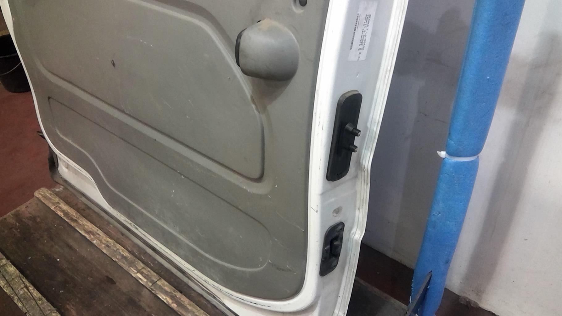 Porte laterale gauche RENAULT TRAFIC 2 PHASE 2 Diesel - 1