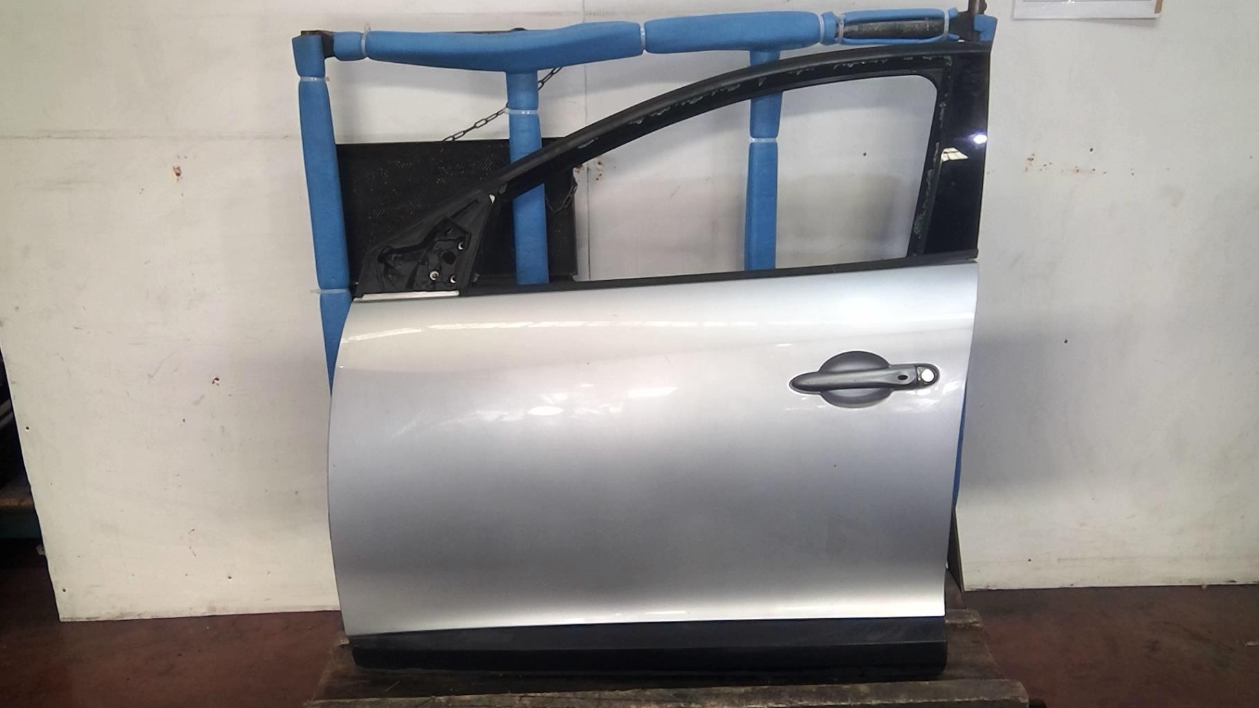 Porte avant gauche RENAULT MEGANE 3 PHASE 1 Diesel - 1