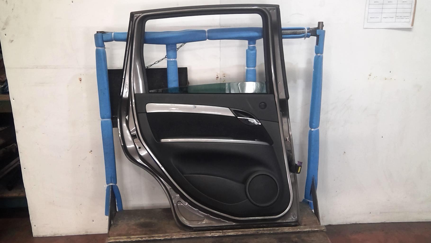 Portiera posteriore sinistra FIAT CROMA 2 PHASE 2 BREAK Diésel - 1