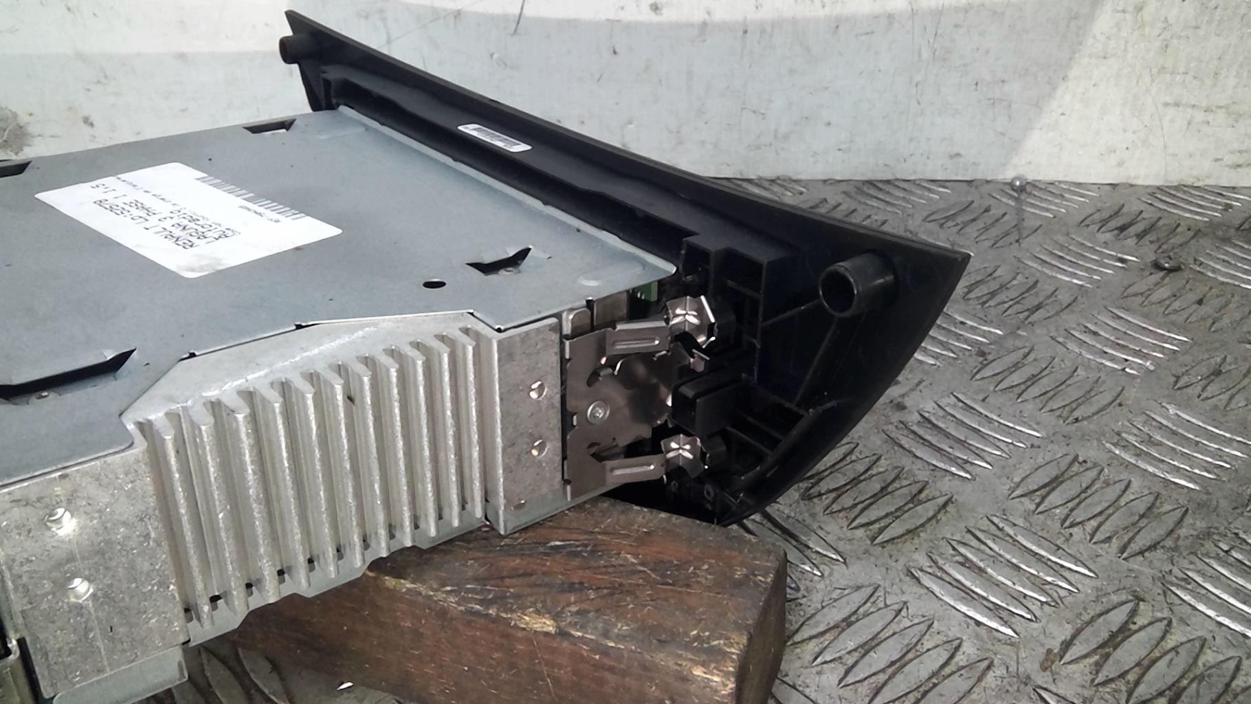 Autoradio RENAULT LAGUNA 3 PHASE 1 Diesel - 1