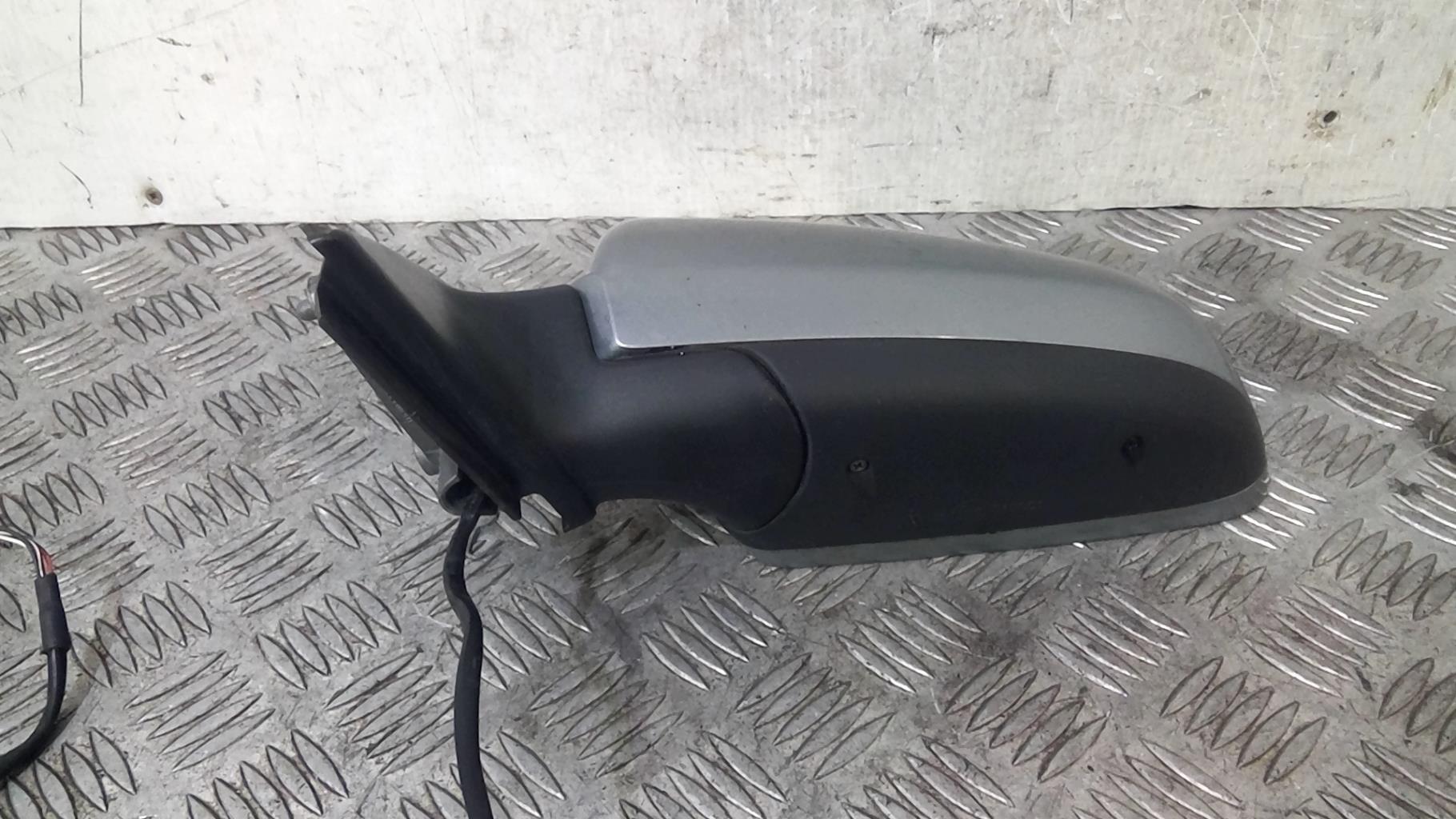 Retrovisor izquierdo AUDI A4 2 PHASE 2 Diésel - 1