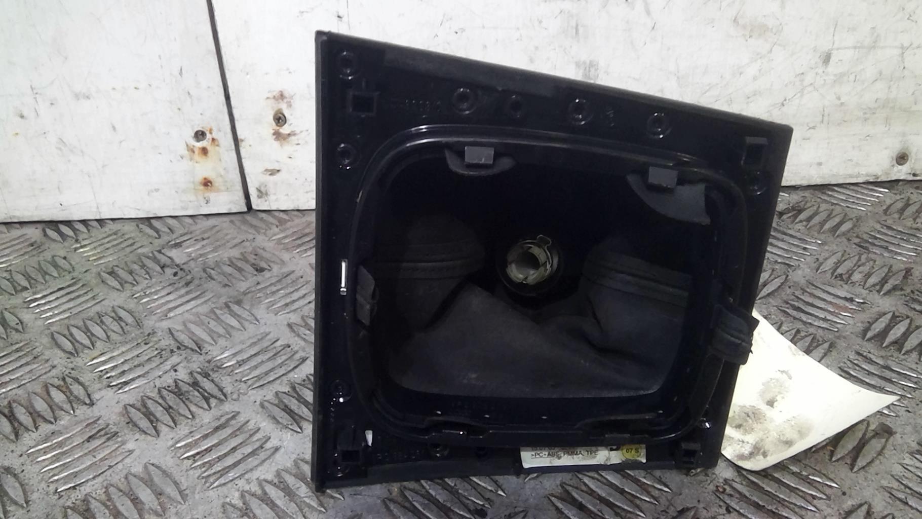 Pommeau de vitesses AUDI A3 2 PHASE 1 Diesel - 1