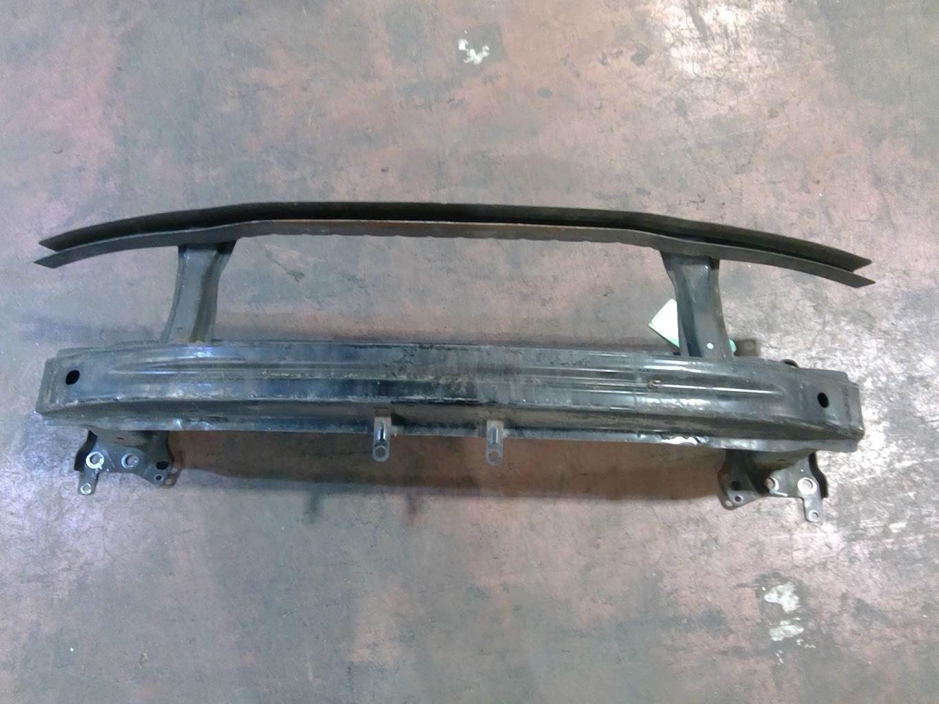 Traversa rinforzo paraurti anteriore VOLKSWAGEN PASSAT 5 Diésel - 1