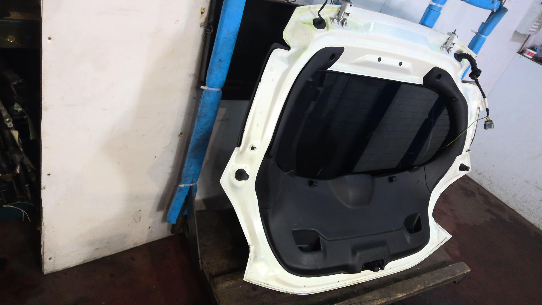 Portabagagli/Portellone posteriore PEUGEOT 208 1 PHASE 1 Gasolina - 1