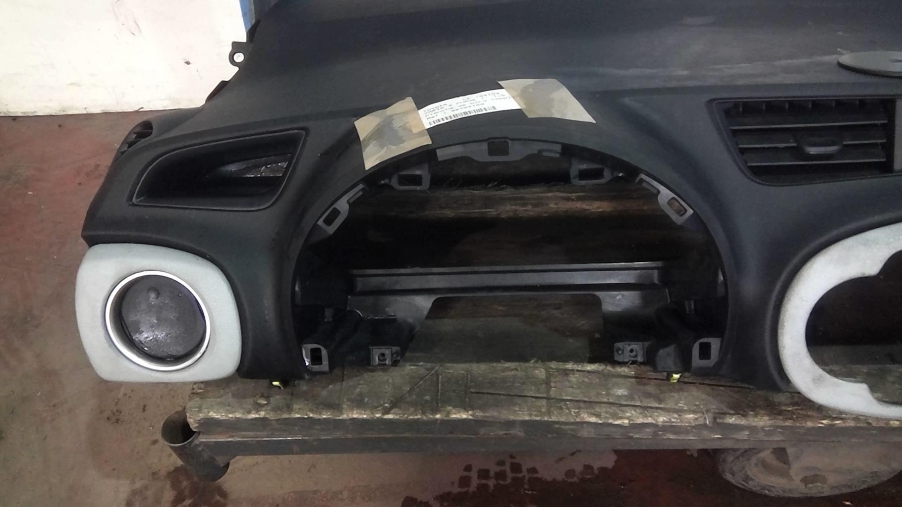 Salpicadero completo TOYOTA YARIS 3 PHASE 1 Gasolina/Híbrido - 1