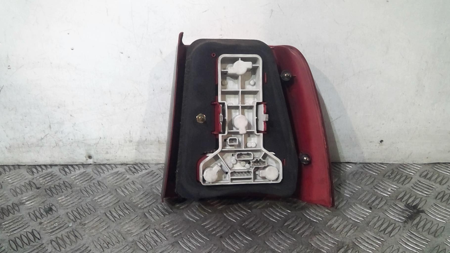 Fanale posteriore principale sinistro (luci) VOLKSWAGEN PASSAT 4 PHASE 1 Diésel - 1