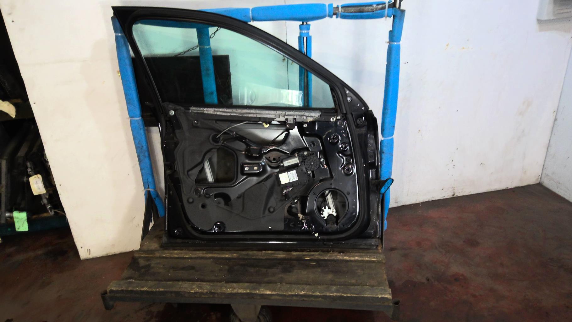 Porte avant gauche AUDI A4 2 PHASE 1 Diesel - 1
