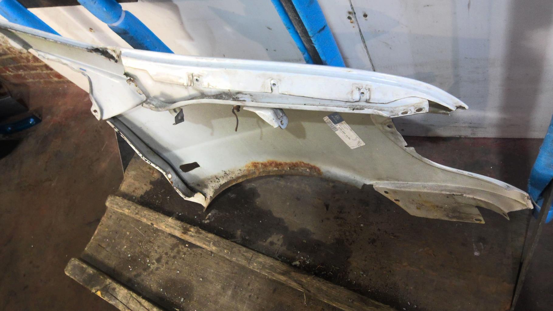 Parafango anteriore sinistro MERCEDES VITO 638 Diésel - 1
