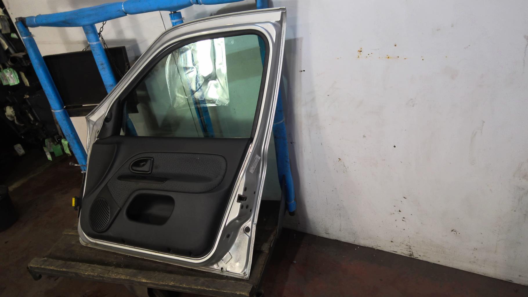 Portiera anteriore destra RENAULT CLIO 2 CAMPUS PHASE 2 Diésel - 1