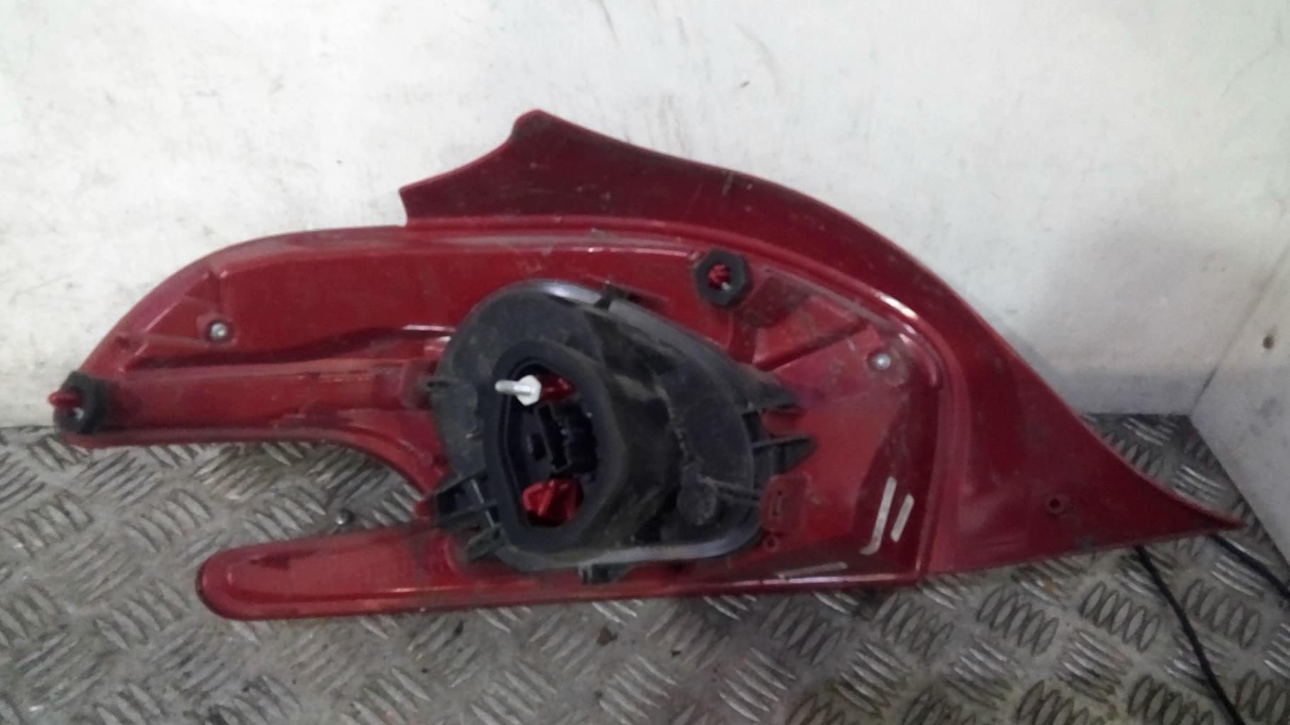 Fanale posteriore principale destro (luci) PEUGEOT 208 1 PHASE 2 Gasolina - 1