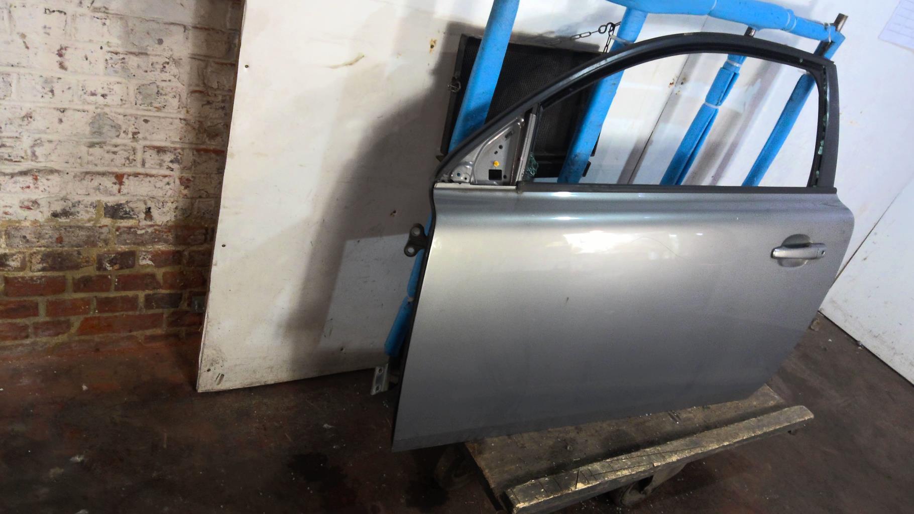 Portiera anteriore sinistra VOLVO C 30 PHASE 1 Diésel - 1