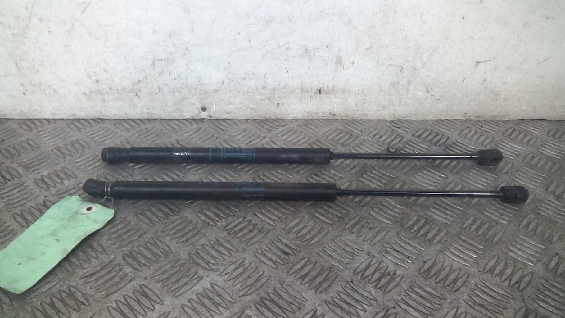 Verin de coffre RENAULT CLIO 3 PHASE 1 BREAK Diesel - 1