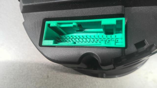 Compteur VOLKSWAGEN POLO 4 PHASE 1 Essence - 1