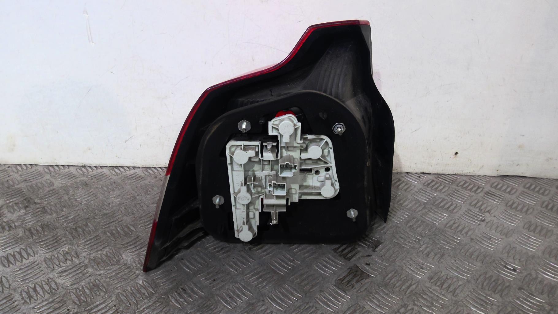Fanale posteriore principale destro (luci) VOLVO S 40 2 PHASE 1 Diésel - 1