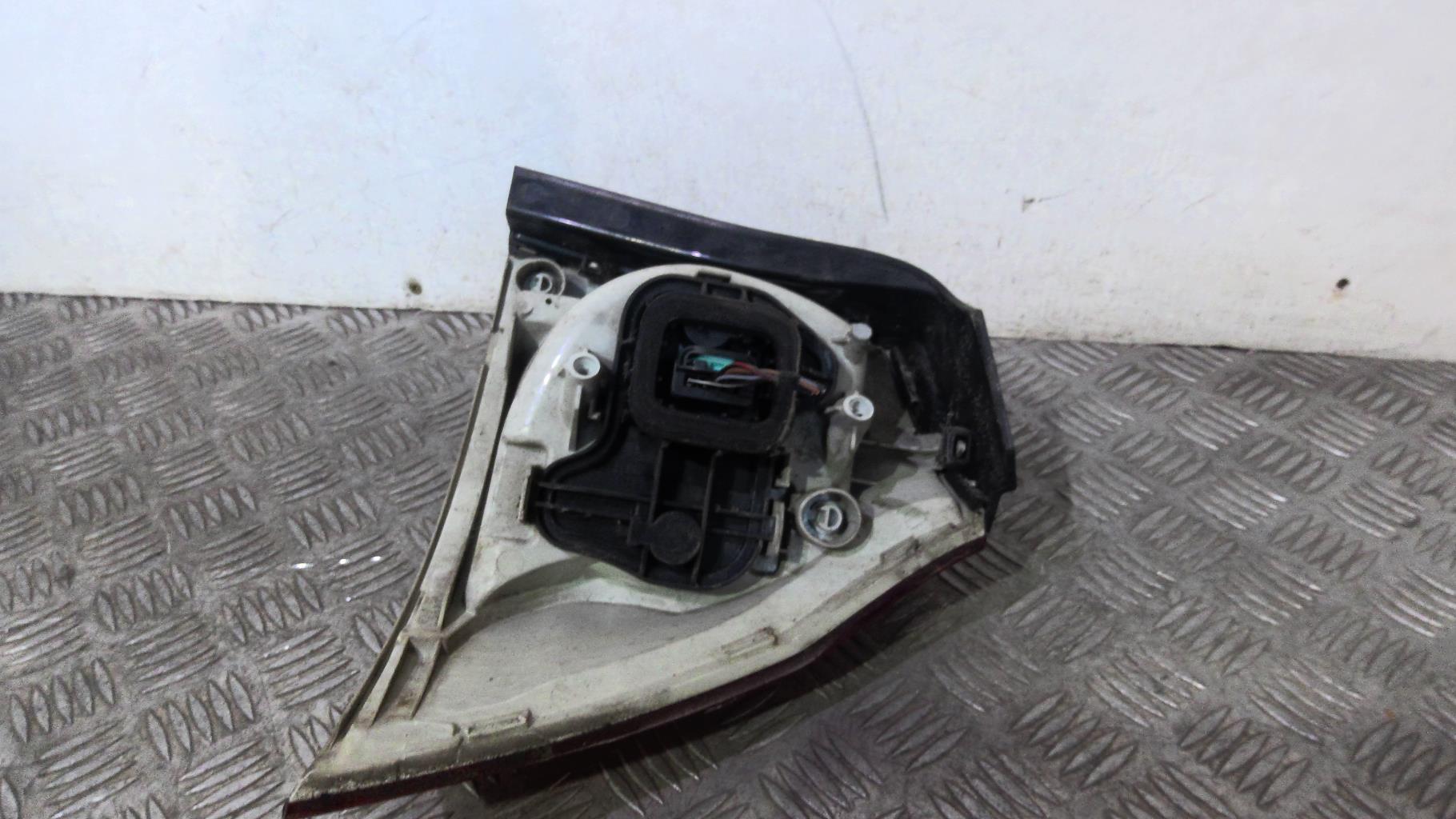 Fanale posteriore principale sinistro (luci) VOLKSWAGEN GOLF 5 Gasolina - 1