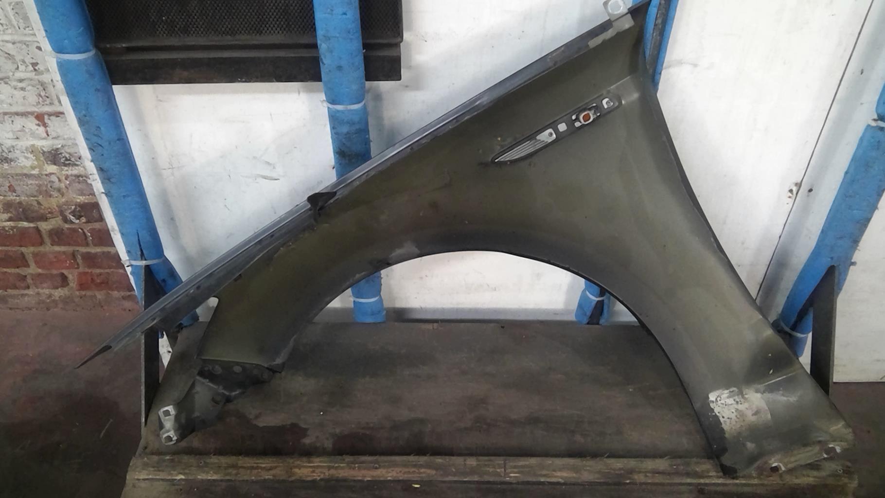 Parafango anteriore destro FORD MONDEO 3 PHASE 1 Diésel - 1