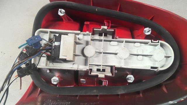 Fanale posteriore principale sinistro (luci) AUDI A4 1 AVANT PHASE 2 BREAK Diésel - 1