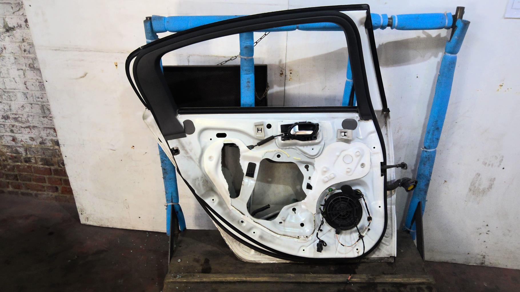Portiera posteriore sinistra PEUGEOT 508 1 PHASE 1 Diésel - 1
