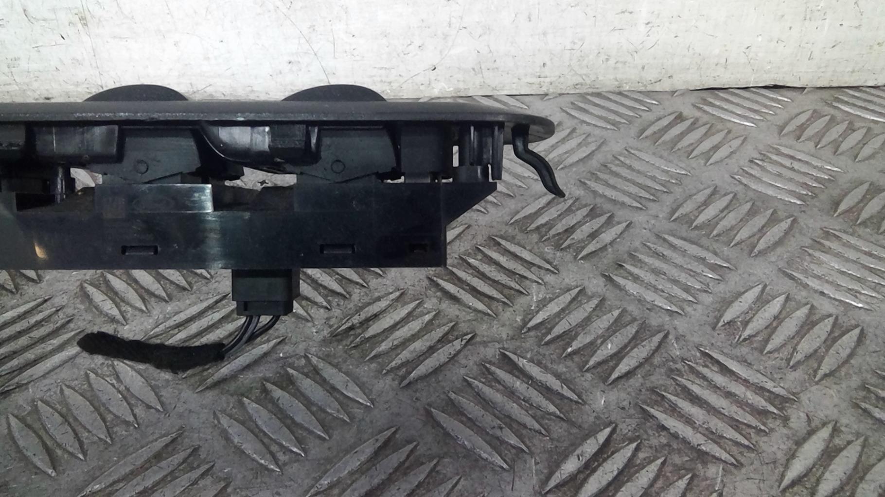 Interruttore lavacristalli anteriore sinistro FORD MONDEO 3 PHASE 1 Diésel - 1