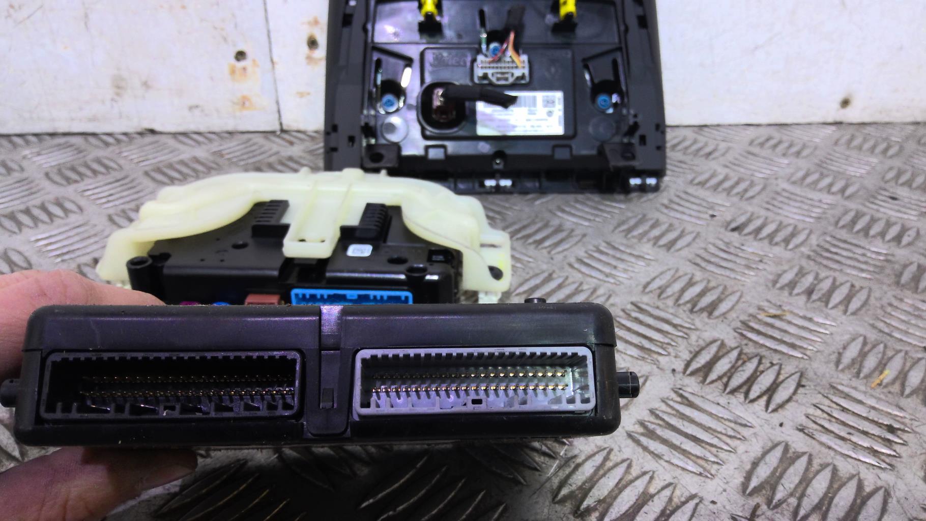 GPS RENAULT CLIO 5 PHASE 1 Essence/Hybride - 1