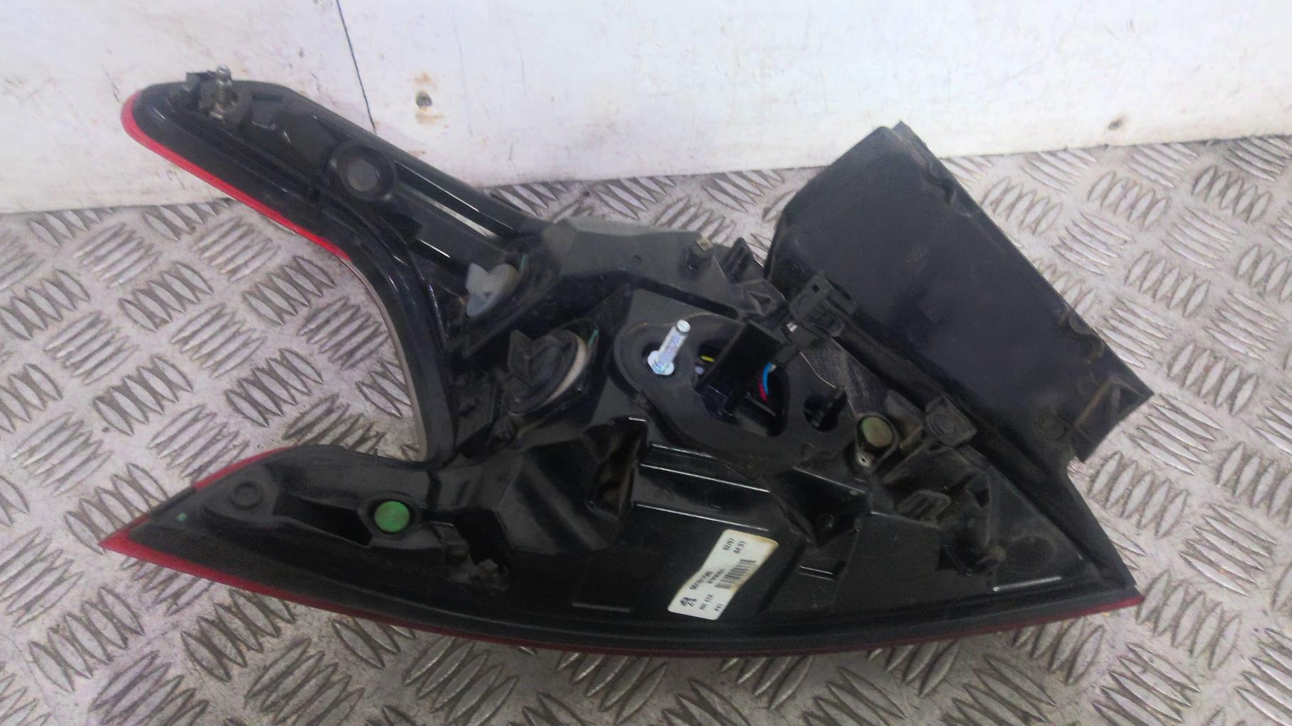 Fanale posteriore principale destro (luci) PEUGEOT 308 2 PHASE 1 Diésel - 1