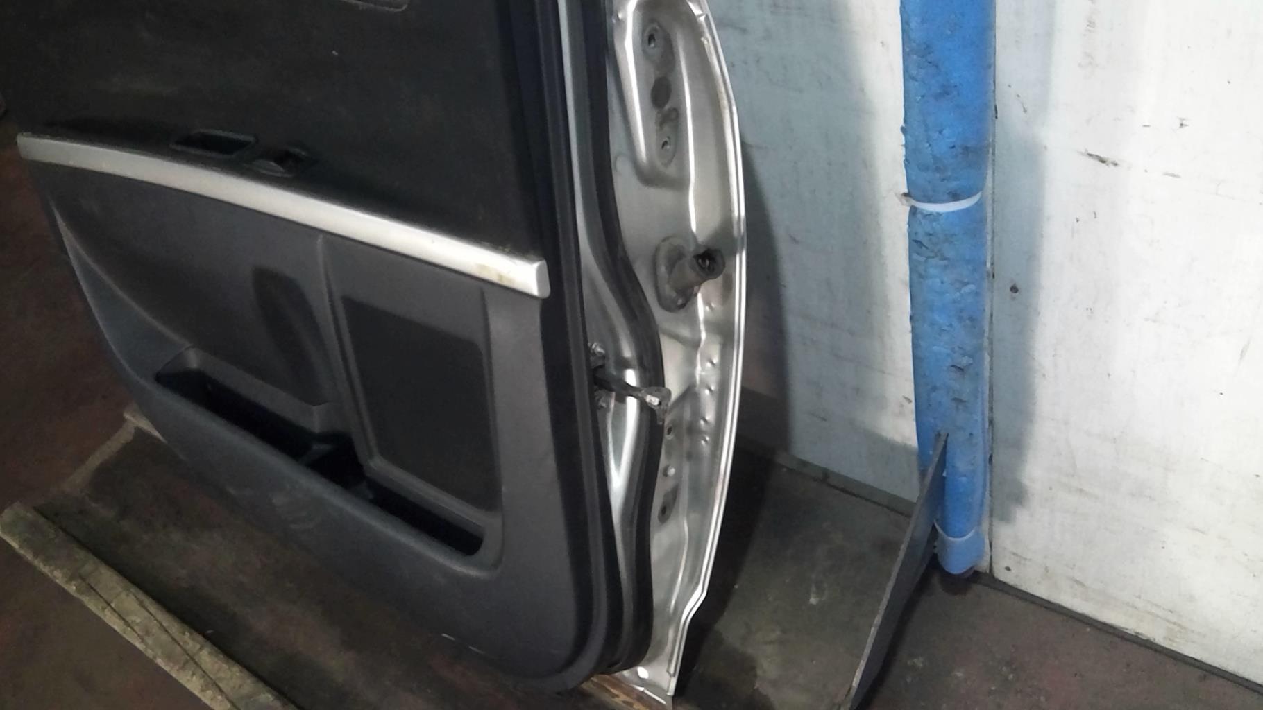Portiera posteriore sinistra TOYOTA COROLLA VERSO 2 PHASE 2 Diésel - 1