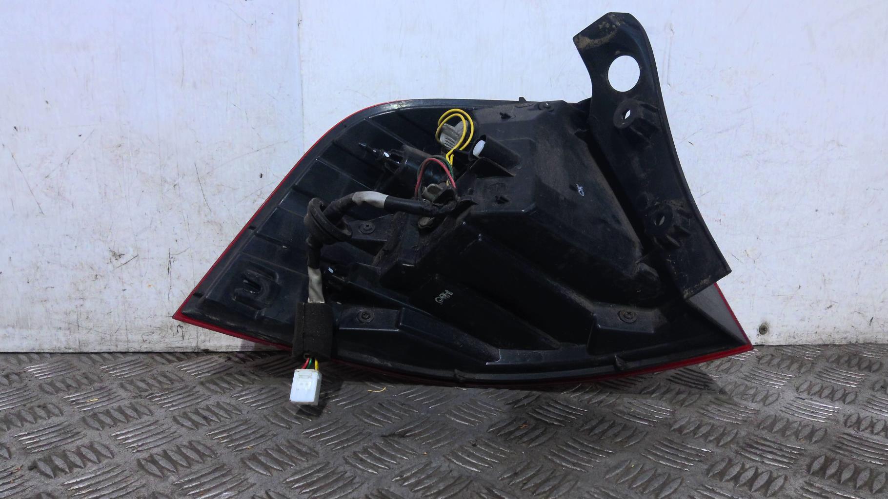 Fanale posteriore principale destro (luci) KIA RIO 3 PHASE 1 Diésel - 1