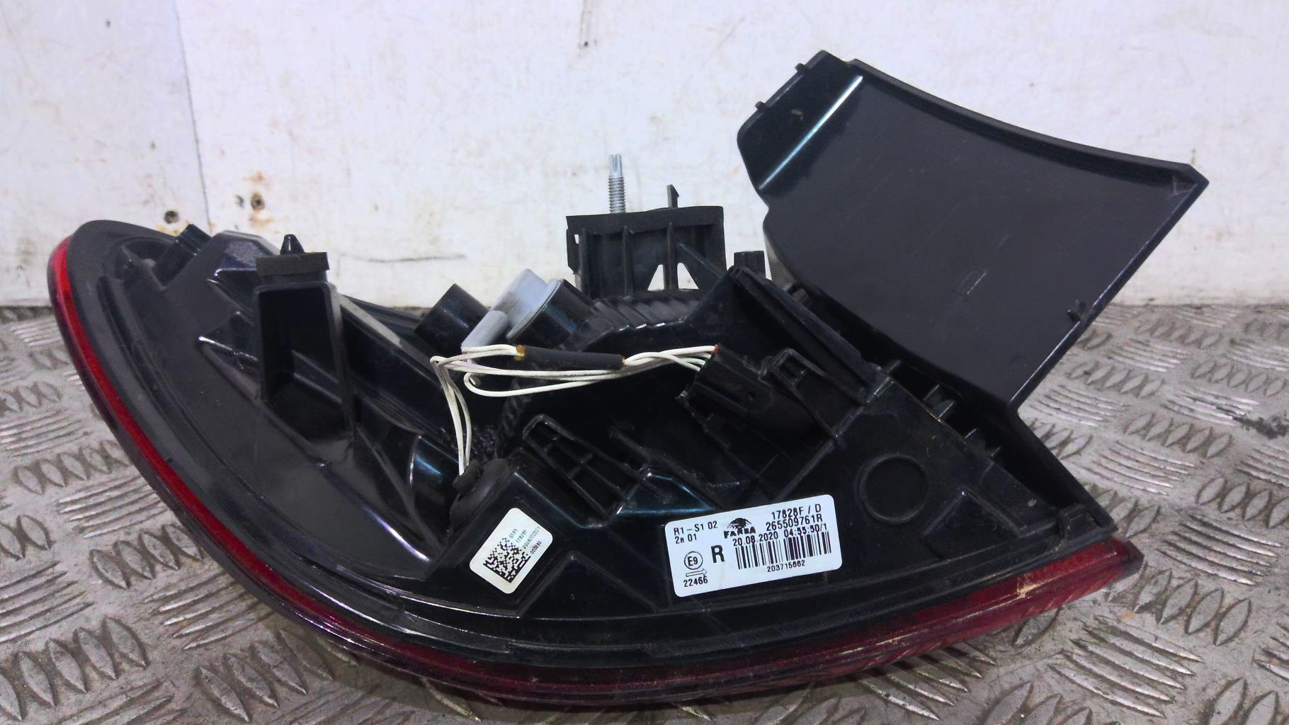 Fanale posteriore principale destro (luci) RENAULT CLIO 5 PHASE 1 Gasolina/Híbrido - 1