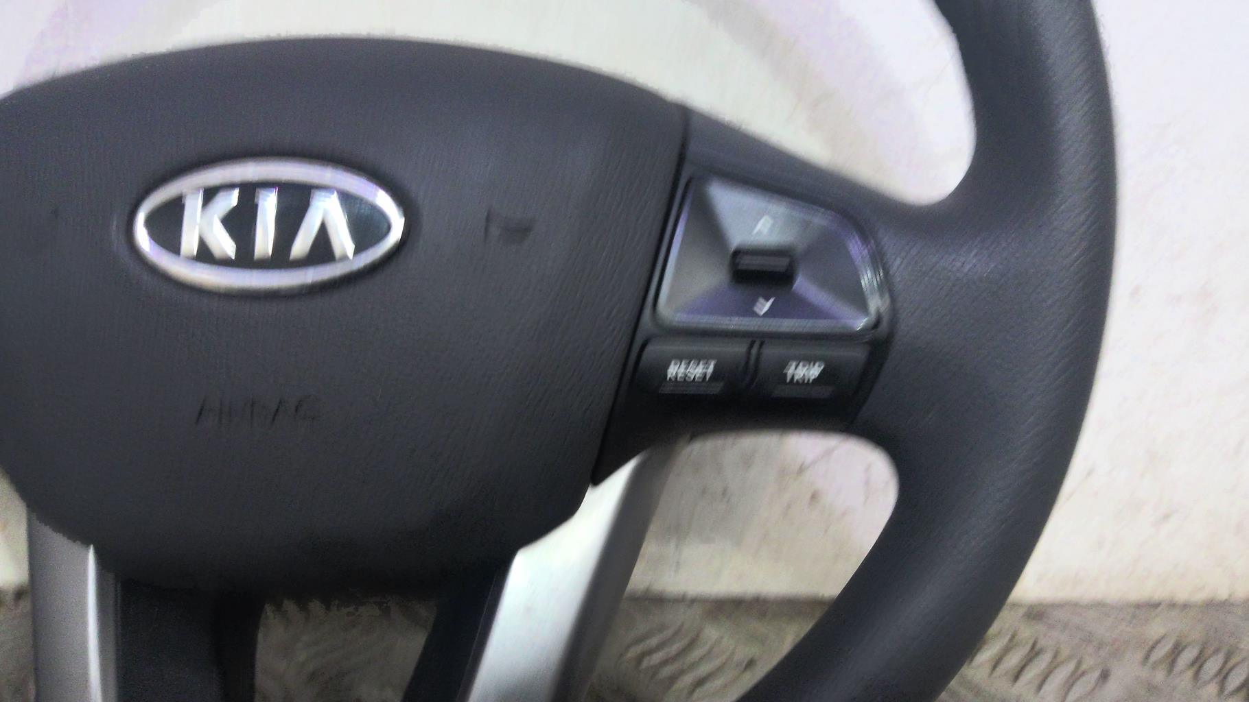 Volant KIA RIO 3 PHASE 1 Diesel - 1