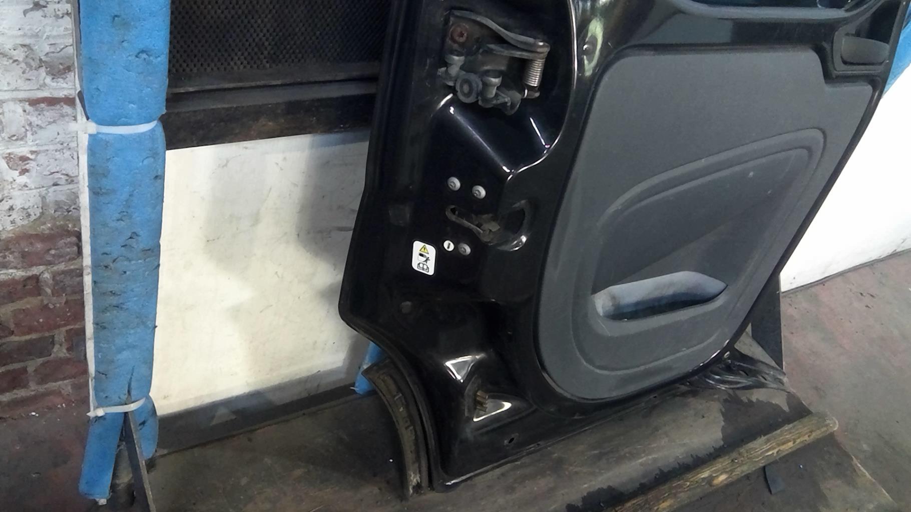 Portiera laterale sinistra PEUGEOT BIPPER Diésel - 1